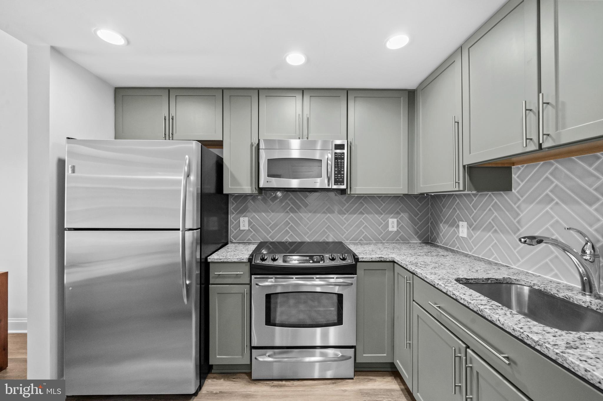 1020 N HIGHLAND STREET 907