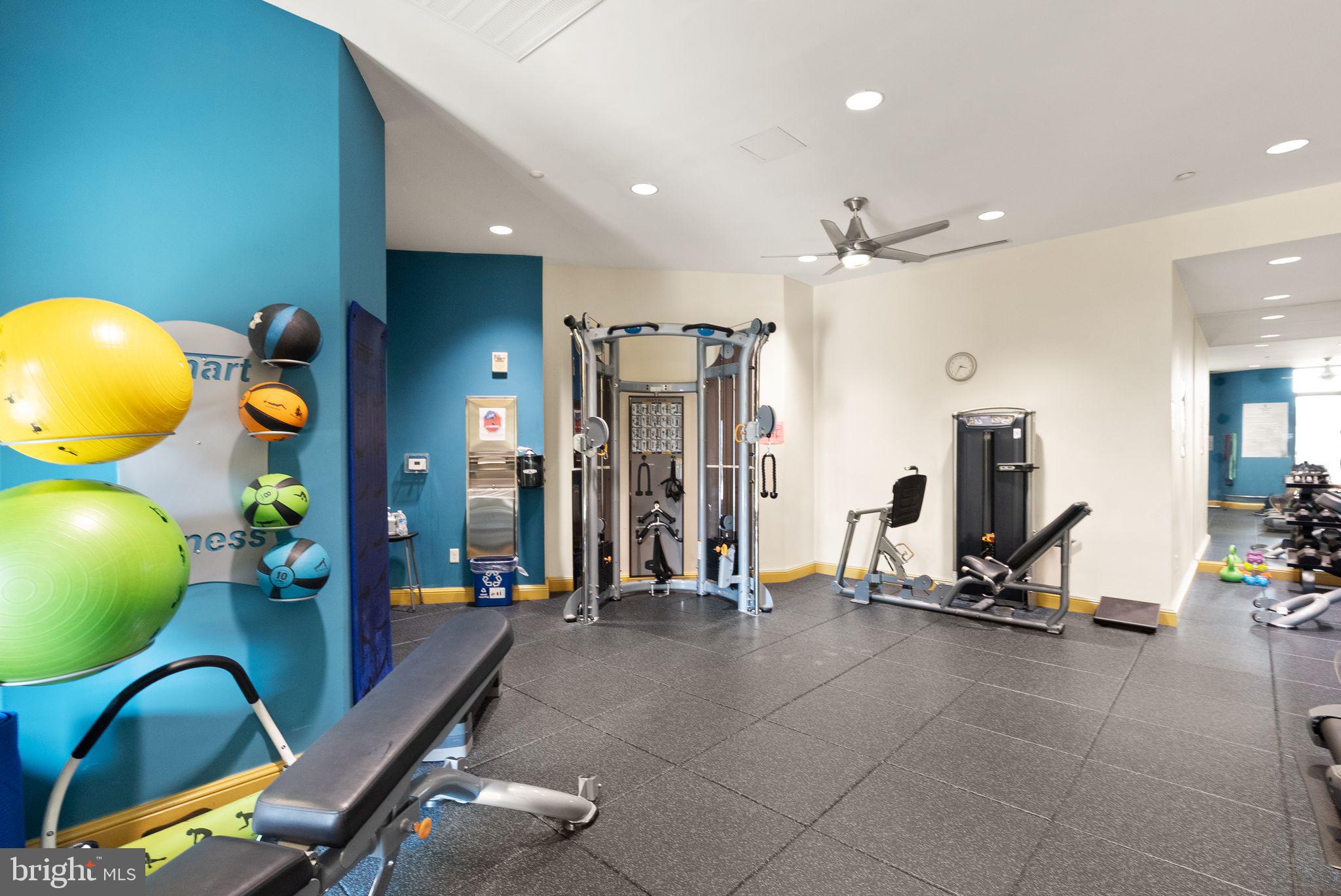 2720 S ARLINGTON MILL DRIVE 915