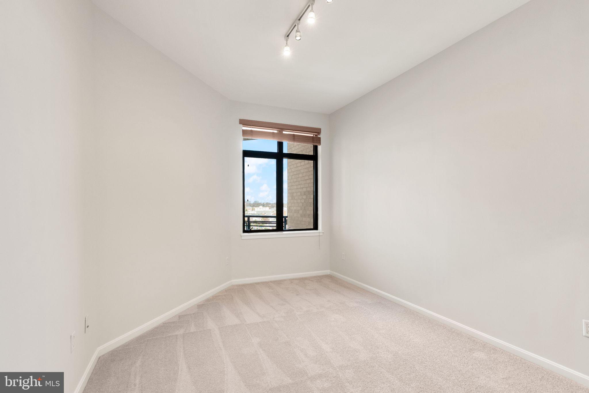 2720 S ARLINGTON MILL DRIVE 915