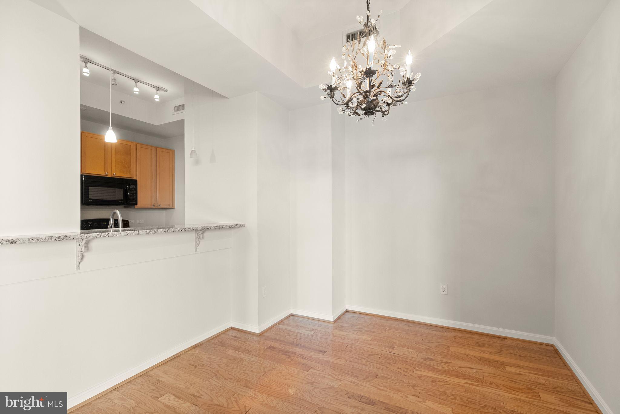 2720 S ARLINGTON MILL DRIVE 915