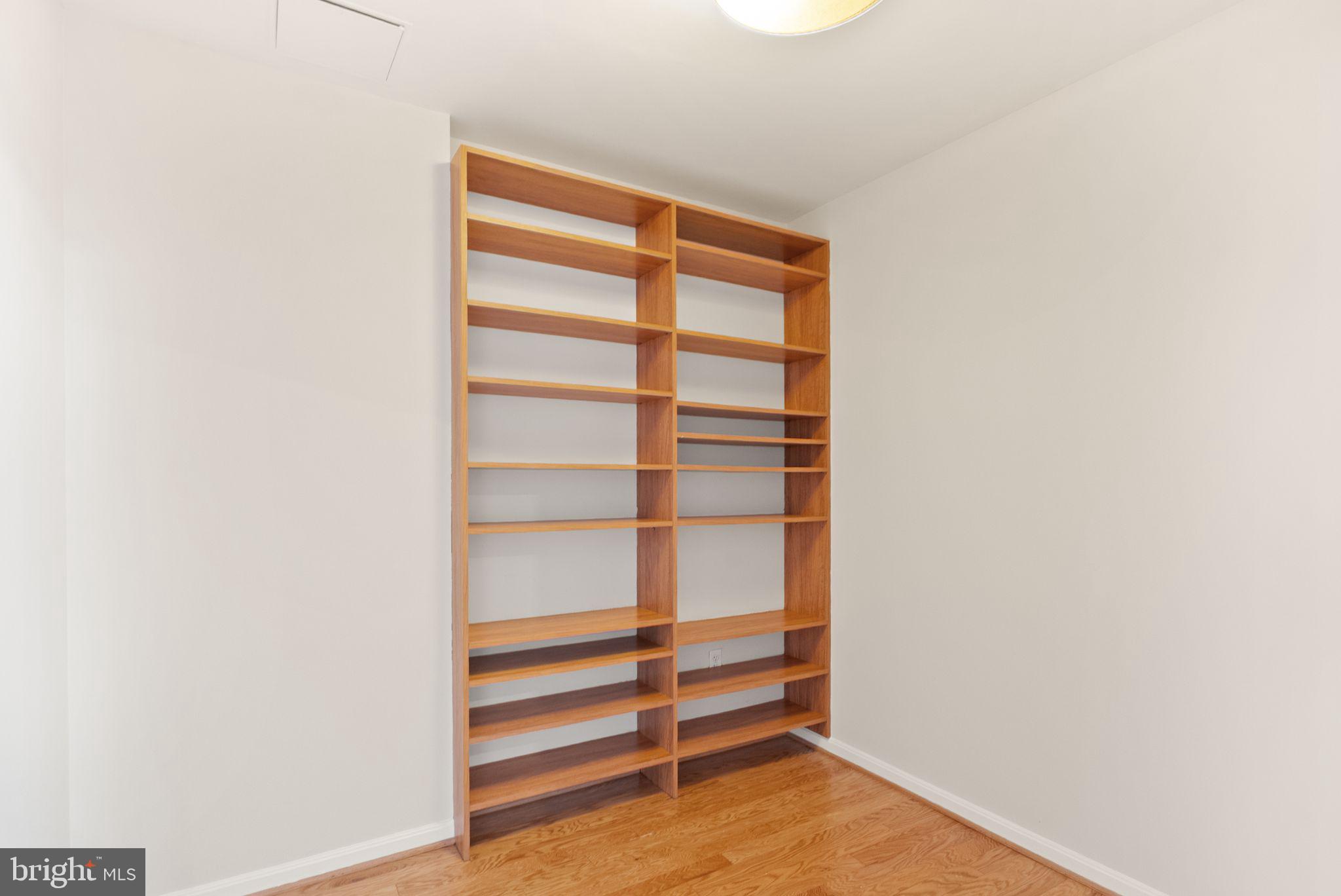 2720 S ARLINGTON MILL DRIVE 915