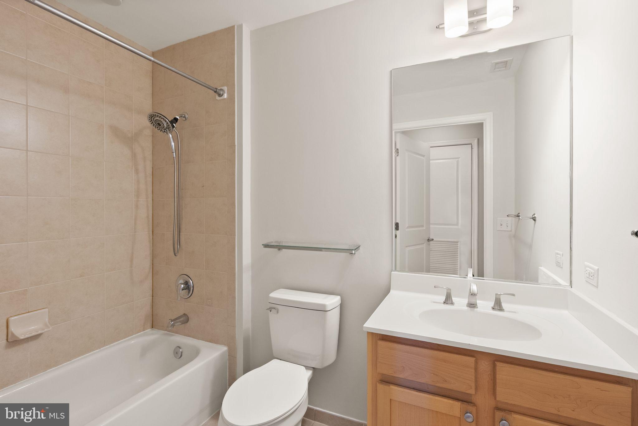 2720 S ARLINGTON MILL DRIVE 915