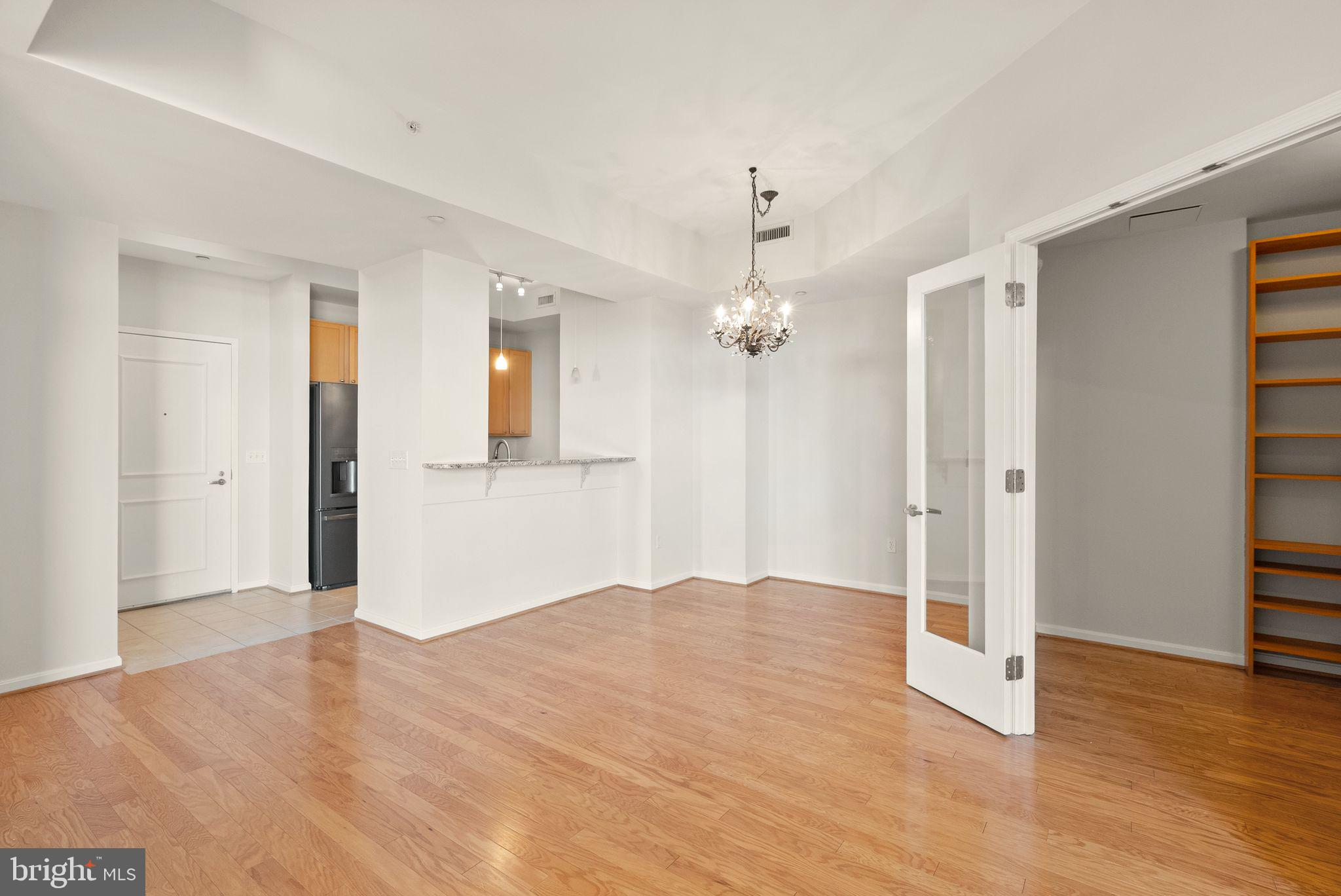 2720 S ARLINGTON MILL DRIVE 915