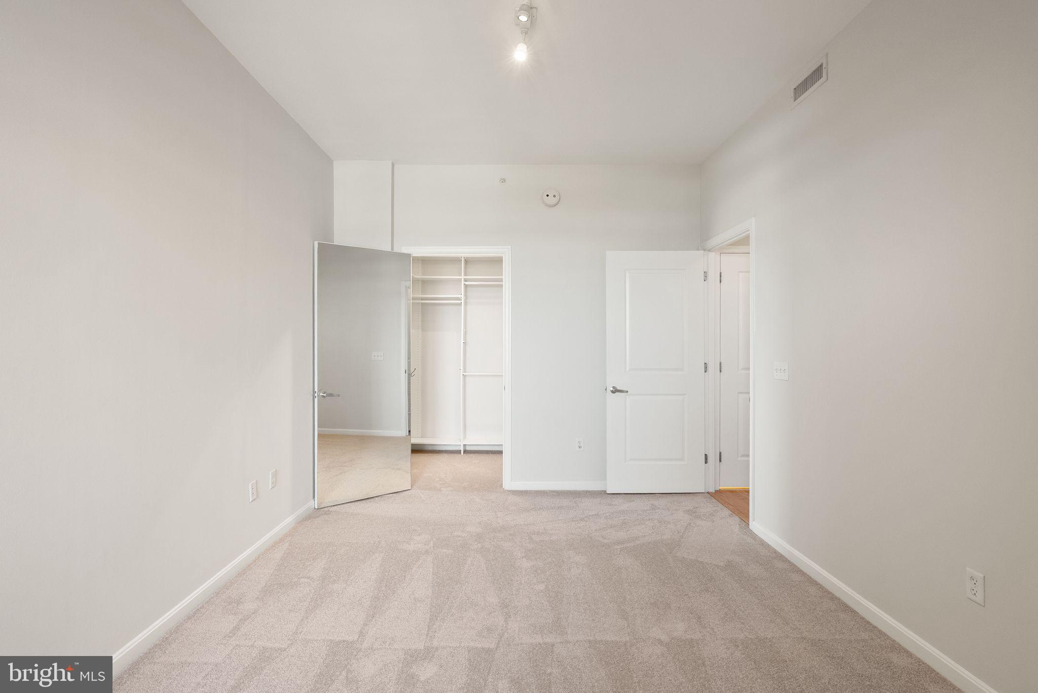 2720 S ARLINGTON MILL DRIVE 915