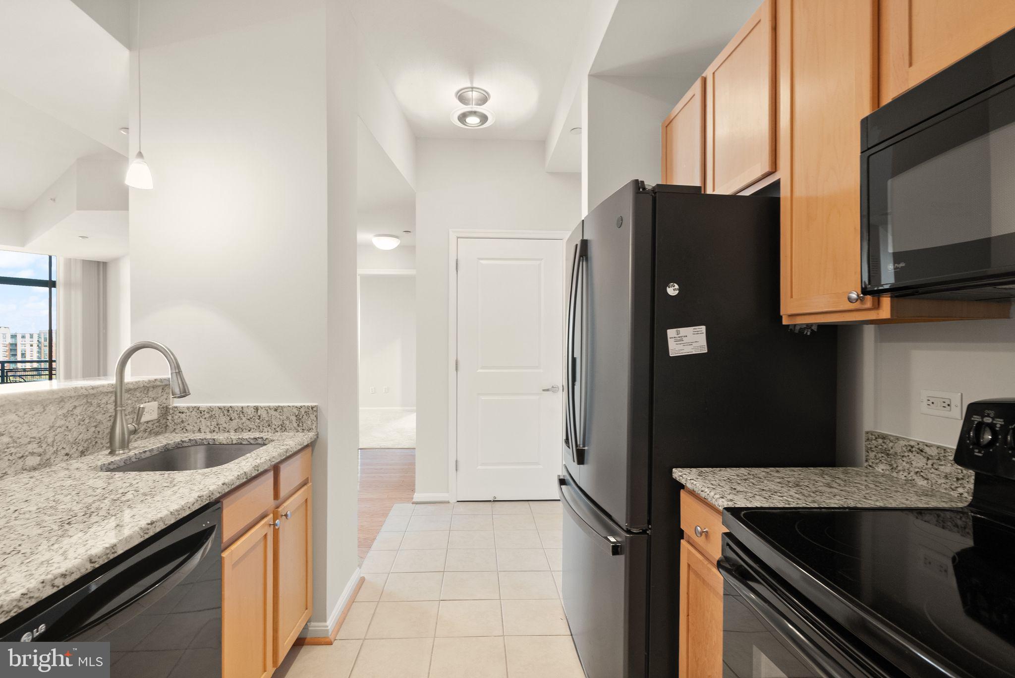 2720 S ARLINGTON MILL DRIVE 915