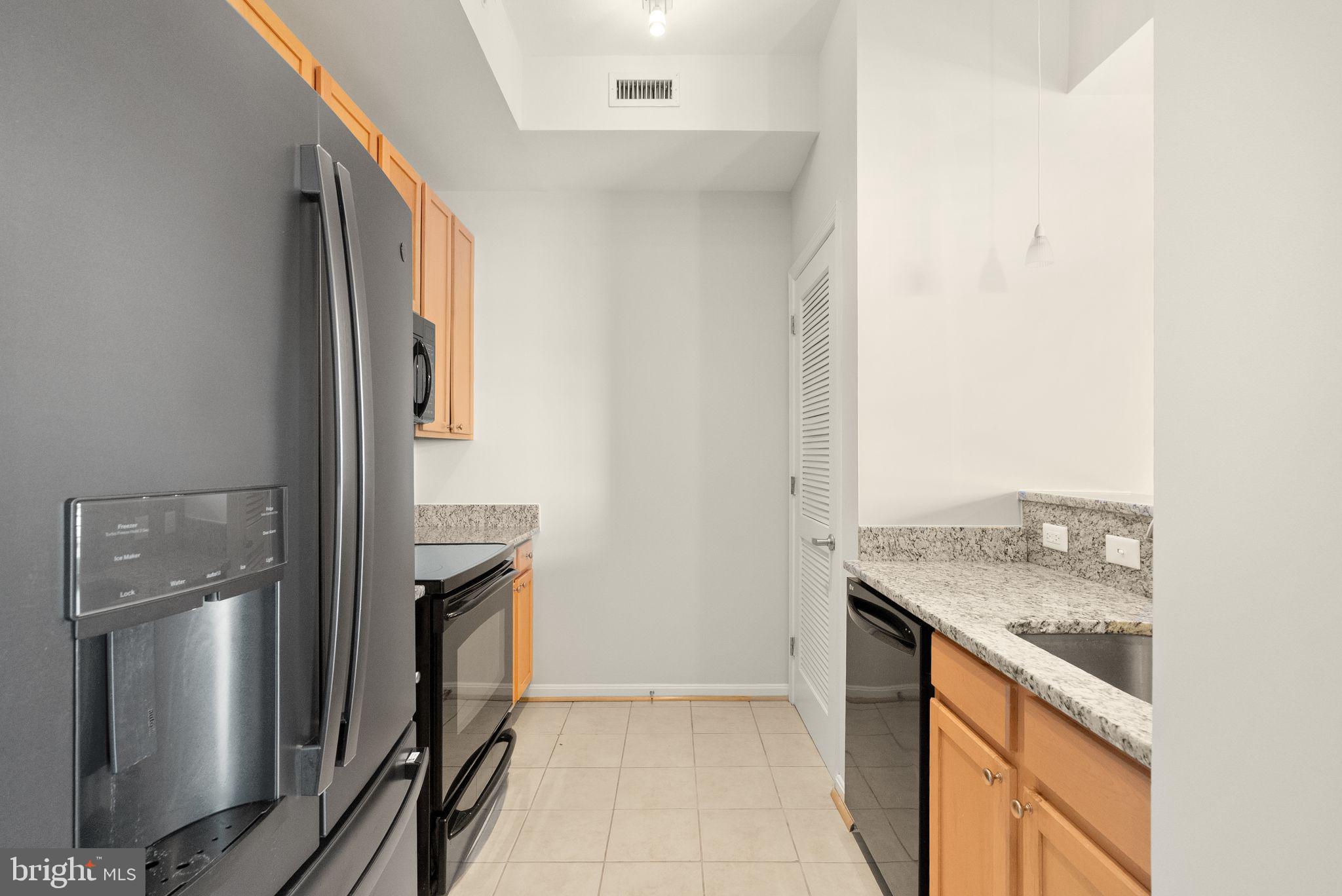 2720 S ARLINGTON MILL DRIVE 915