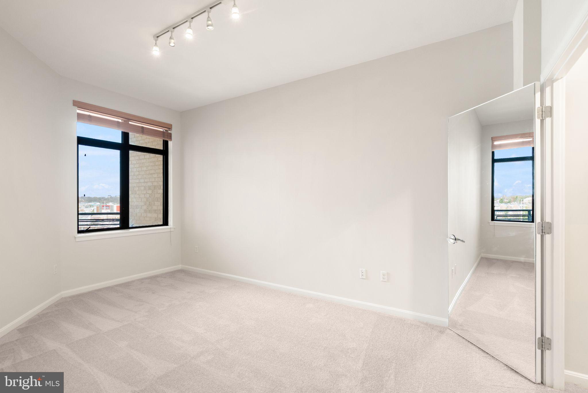 2720 S ARLINGTON MILL DRIVE 915