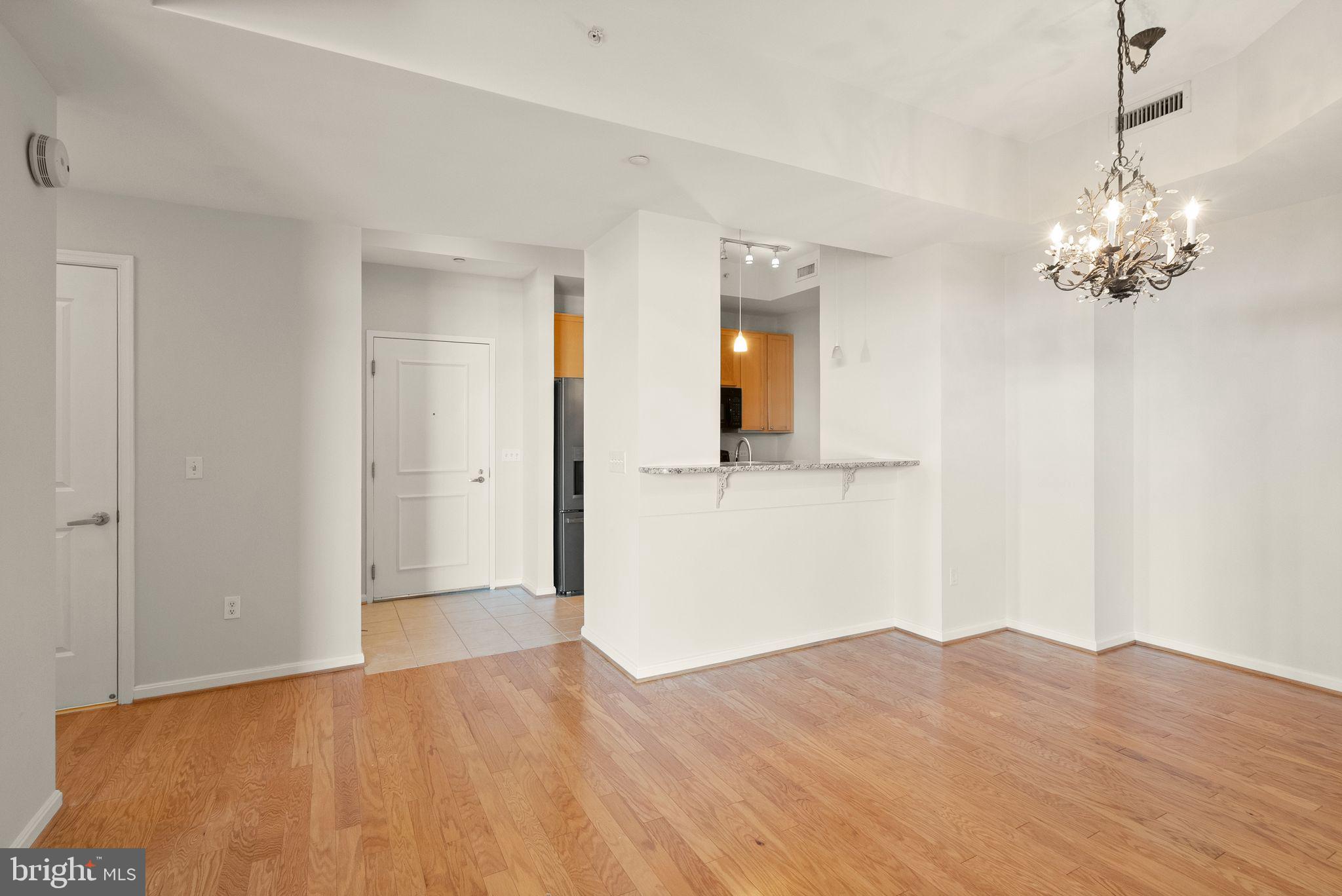 2720 S ARLINGTON MILL DRIVE 915