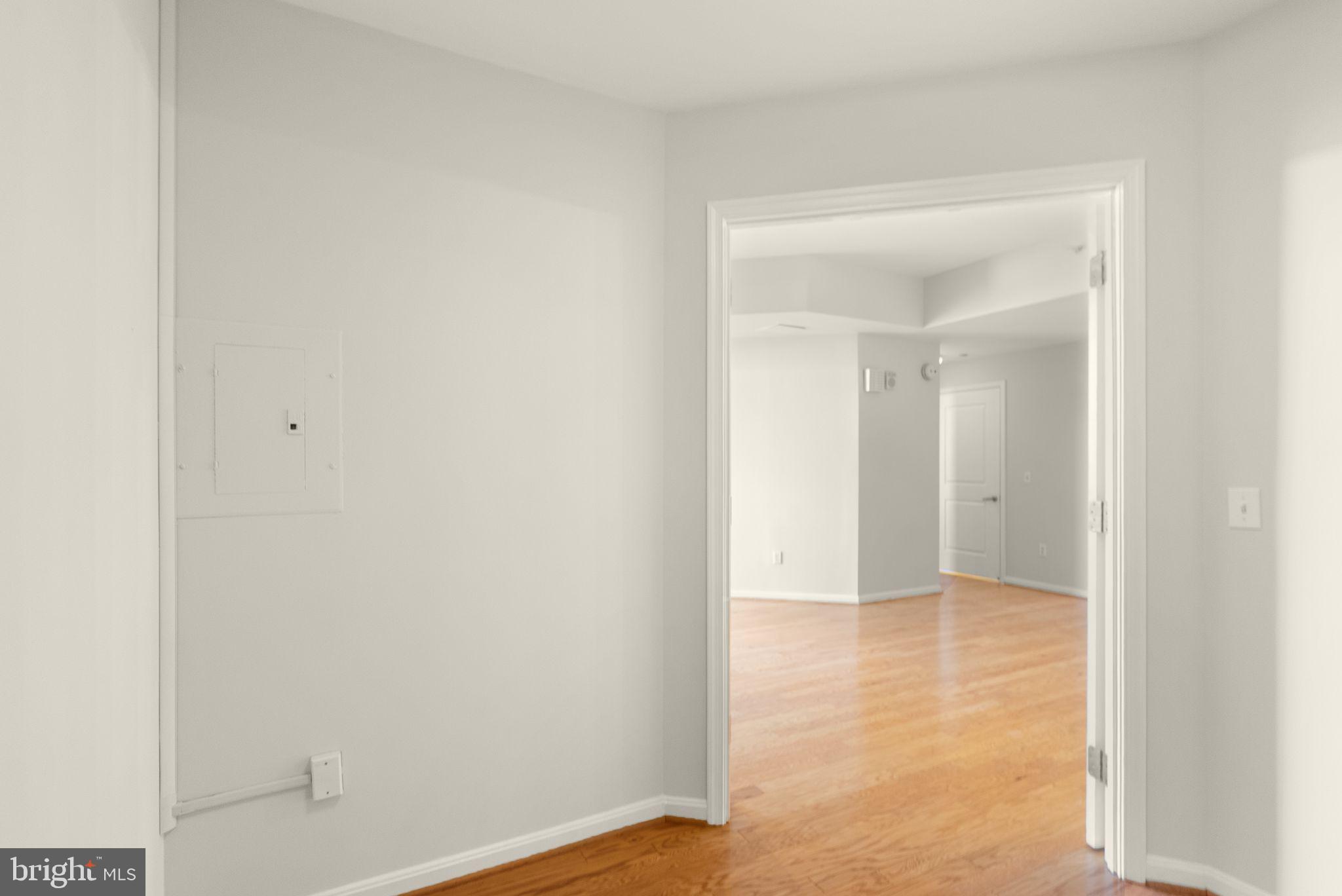 2720 S ARLINGTON MILL DRIVE 915