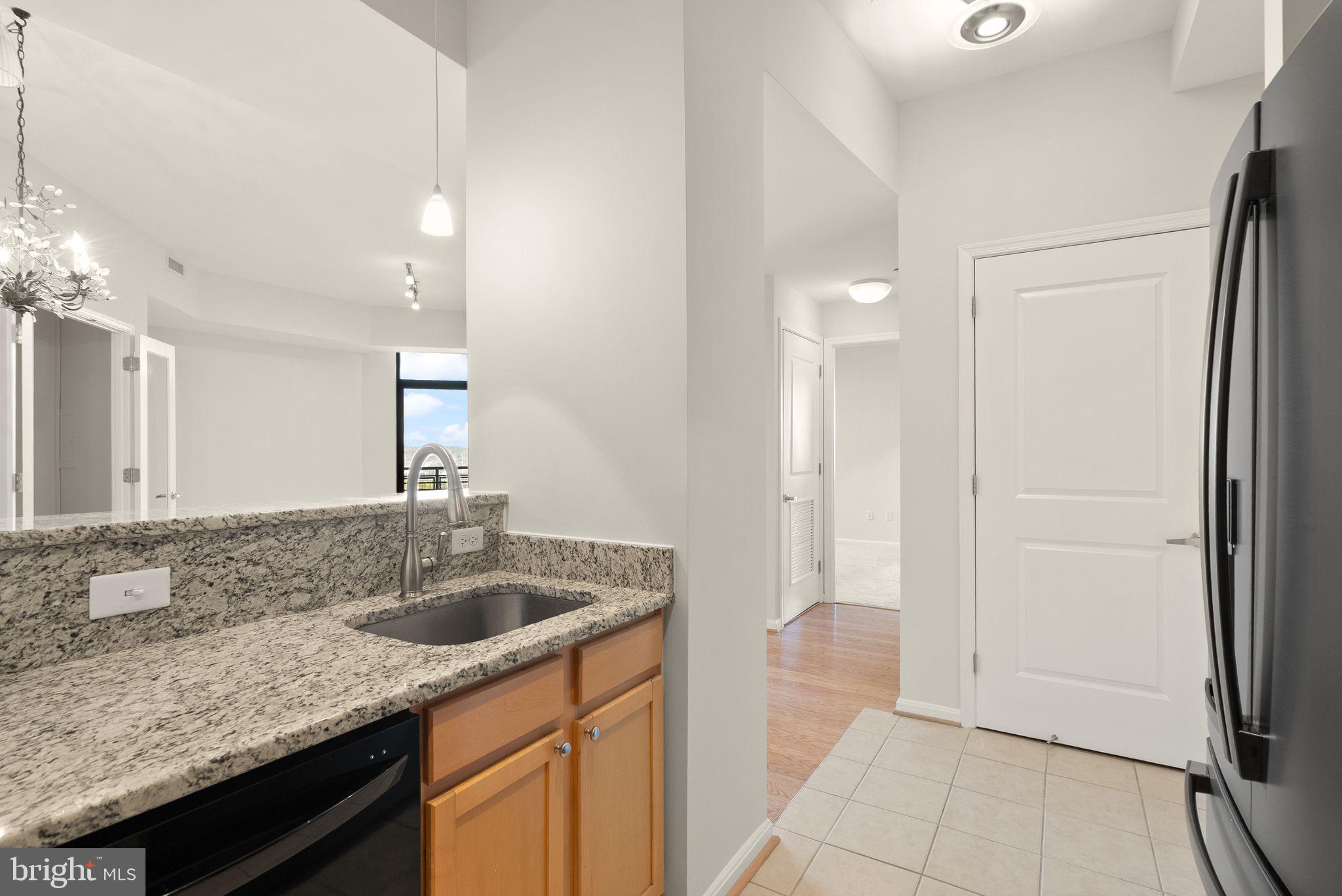 2720 S ARLINGTON MILL DRIVE 915