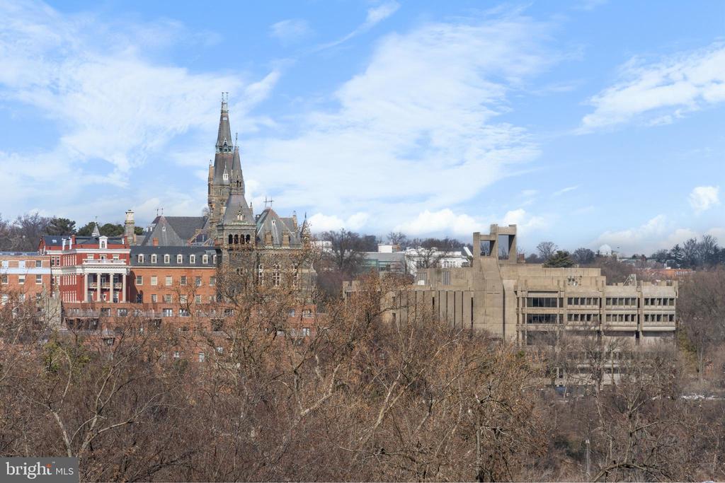 1593 N COLONIAL TERRACE 306-X