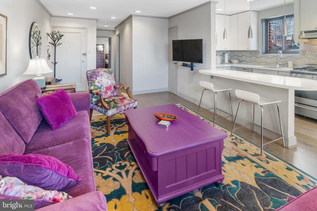1593 N COLONIAL TERRACE 306-X