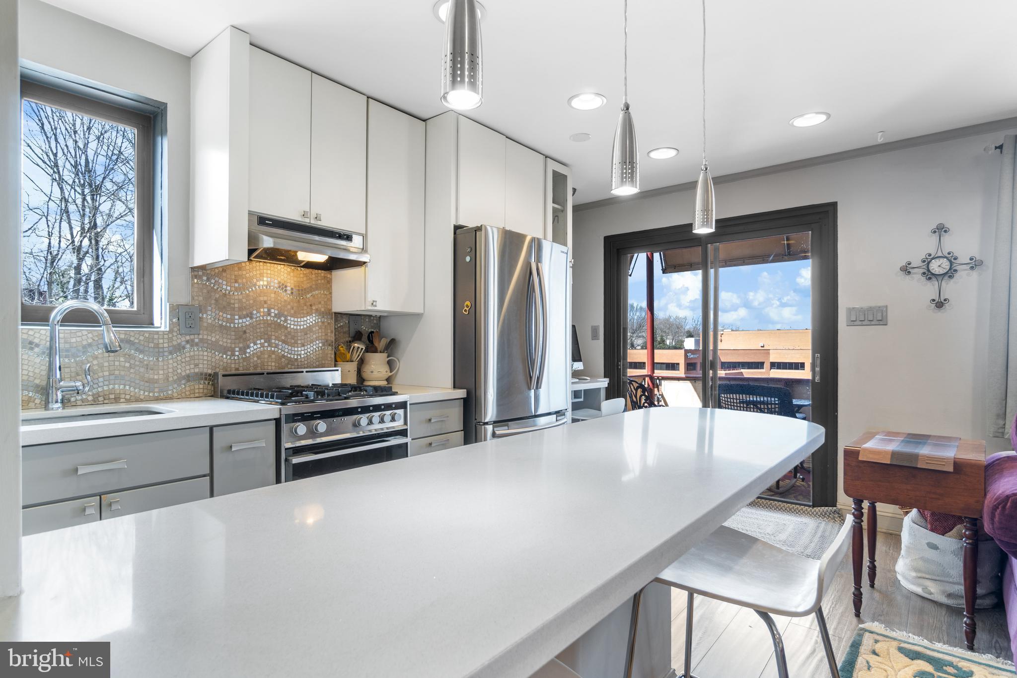 1593 N COLONIAL TERRACE 306-X