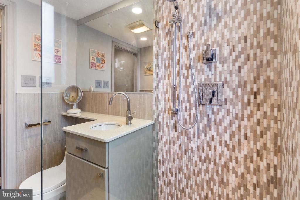 1593 N COLONIAL TERRACE 306-X