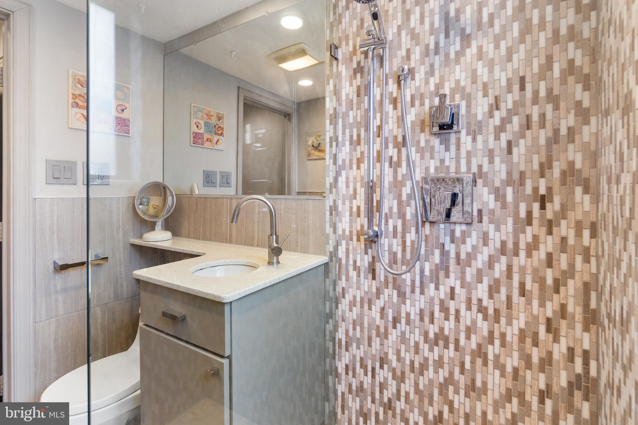 1593 N COLONIAL TERRACE 306-X