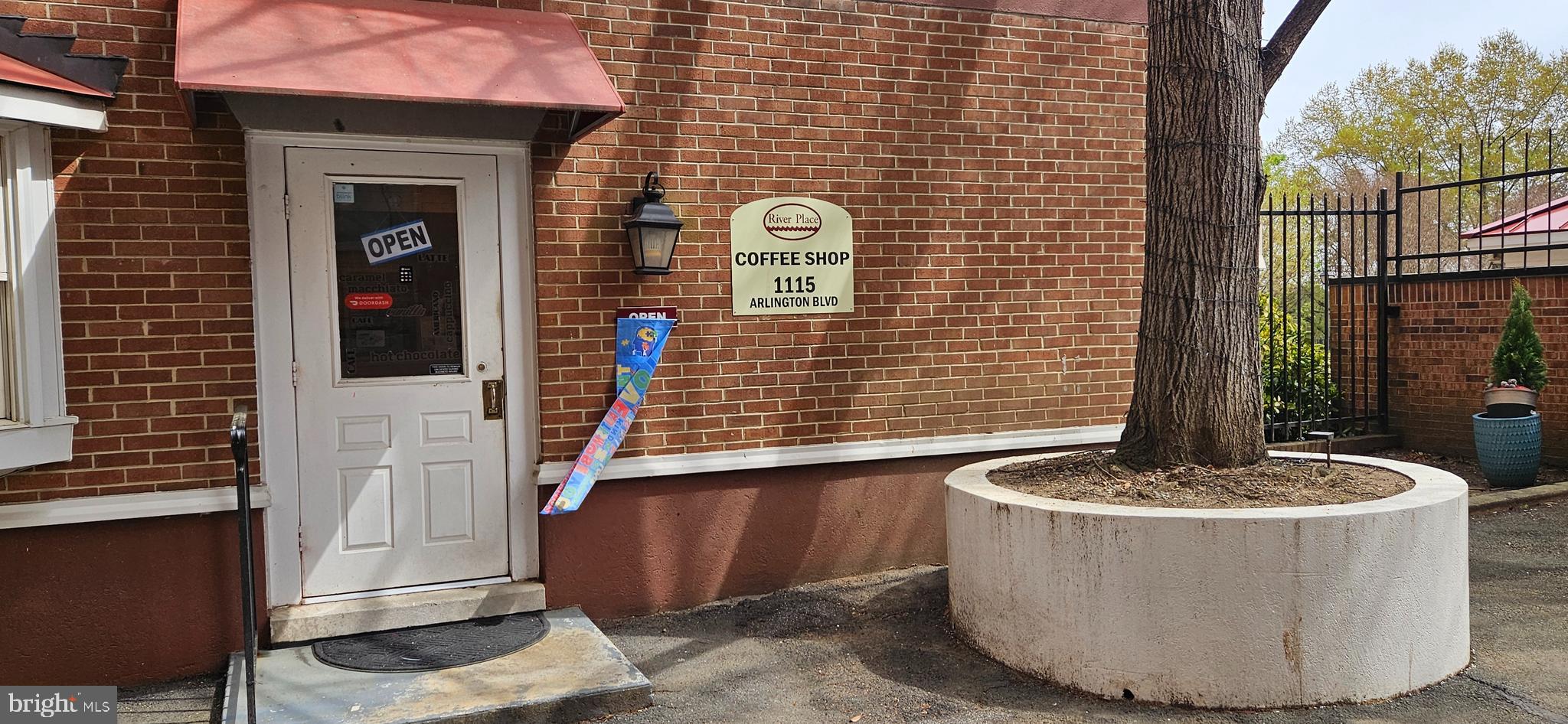 1011 ARLINGTON BOULEVARD 438
