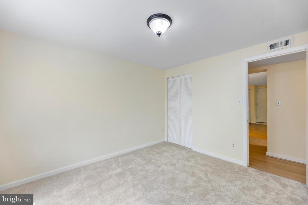 820 S ARLINGTON MILL DRIVE 3-201