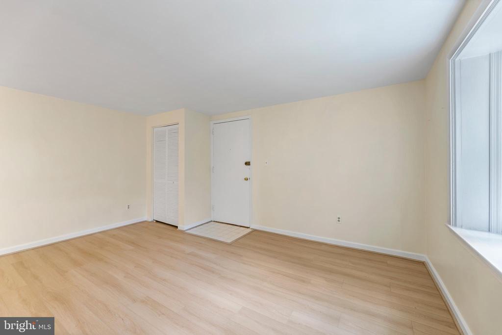 820 S ARLINGTON MILL DRIVE 3-201