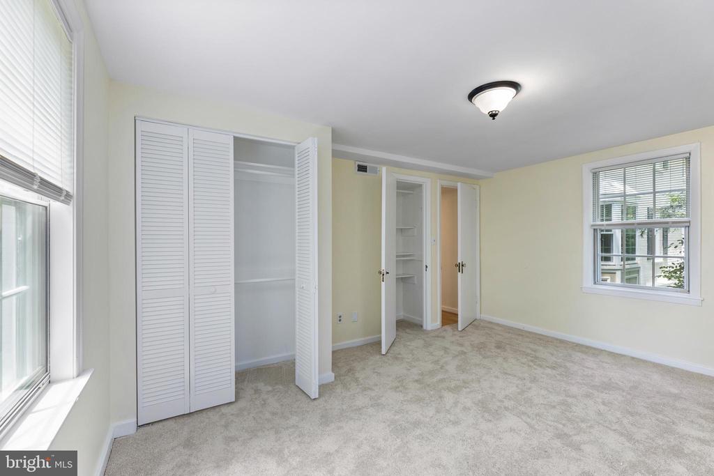 820 S ARLINGTON MILL DRIVE 3-201