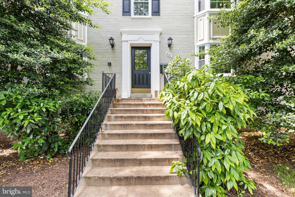 820 S ARLINGTON MILL DRIVE 3-201