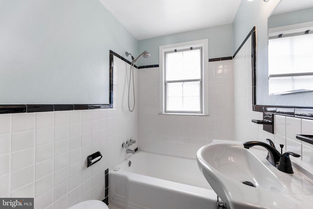 820 S ARLINGTON MILL DRIVE 3-201