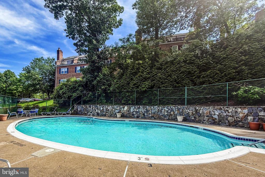 820 S ARLINGTON MILL DRIVE 3-201