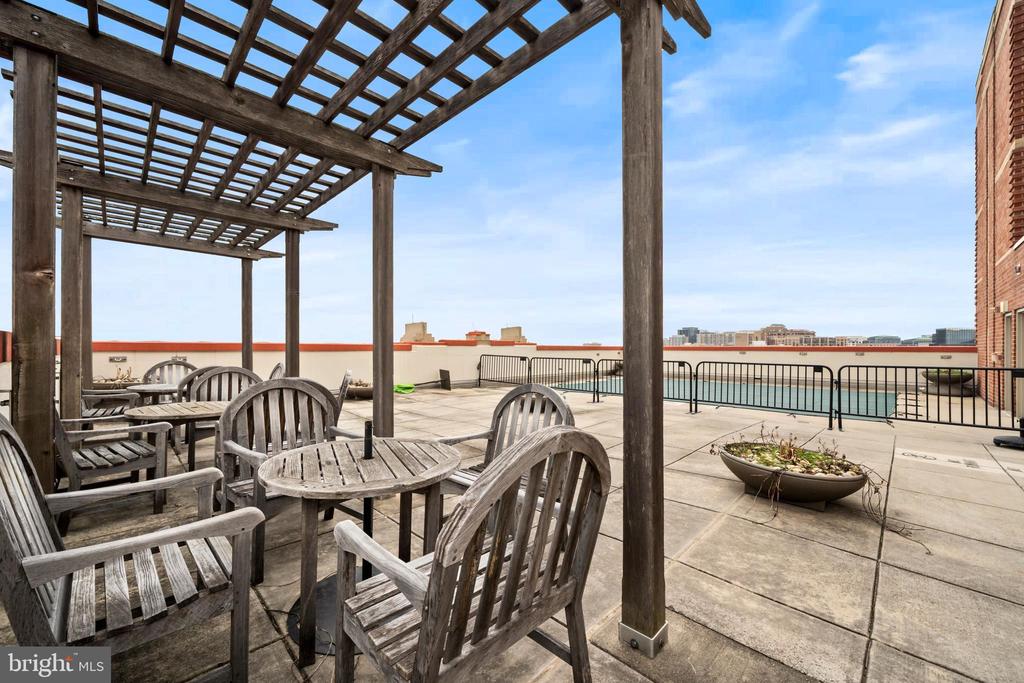 1020 N HIGHLAND STREET Unit: 907