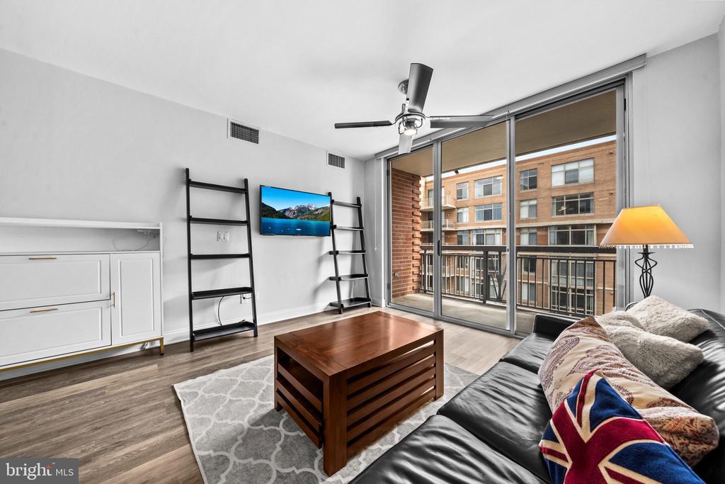 1020 N HIGHLAND STREET Unit: 907