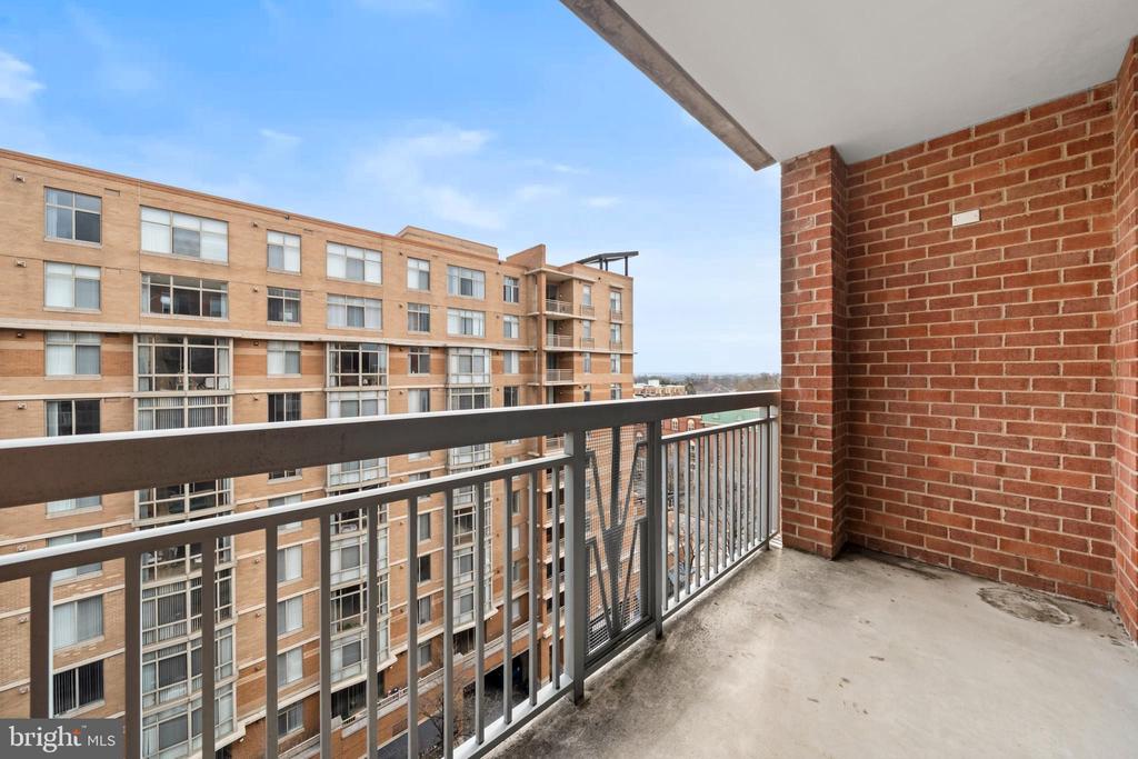 1020 N HIGHLAND STREET Unit: 907