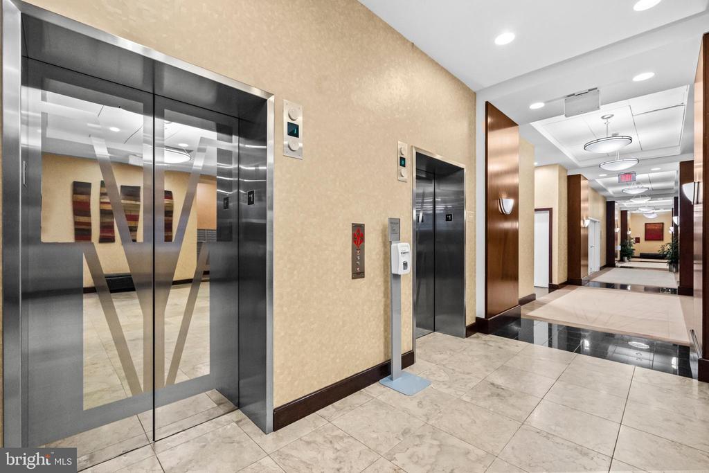 1020 N HIGHLAND STREET Unit: 907