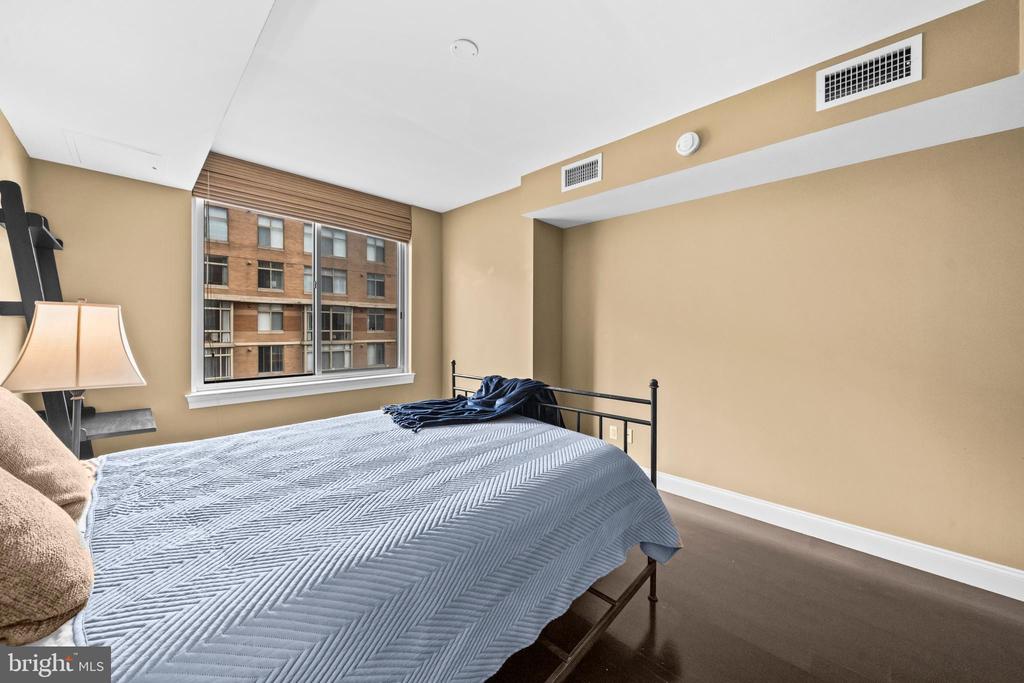 1020 N HIGHLAND STREET Unit: 907
