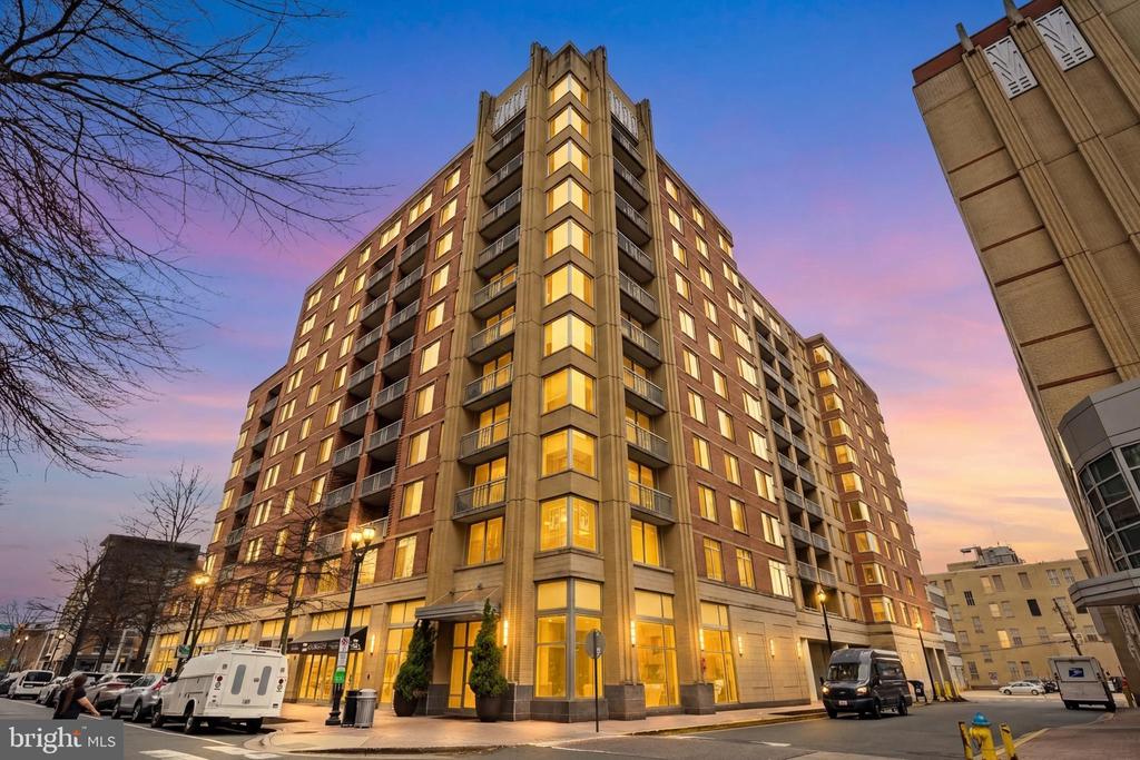 1020 N HIGHLAND STREET Unit: 907