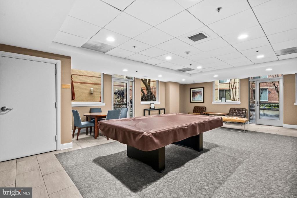 1020 N HIGHLAND STREET Unit: 907