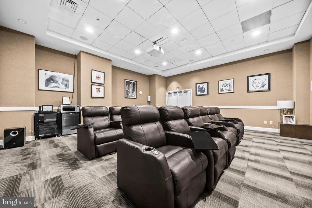1020 N HIGHLAND STREET Unit: 907