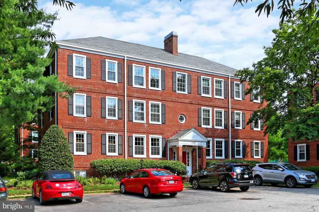 3043 S COLUMBUS STREET C1