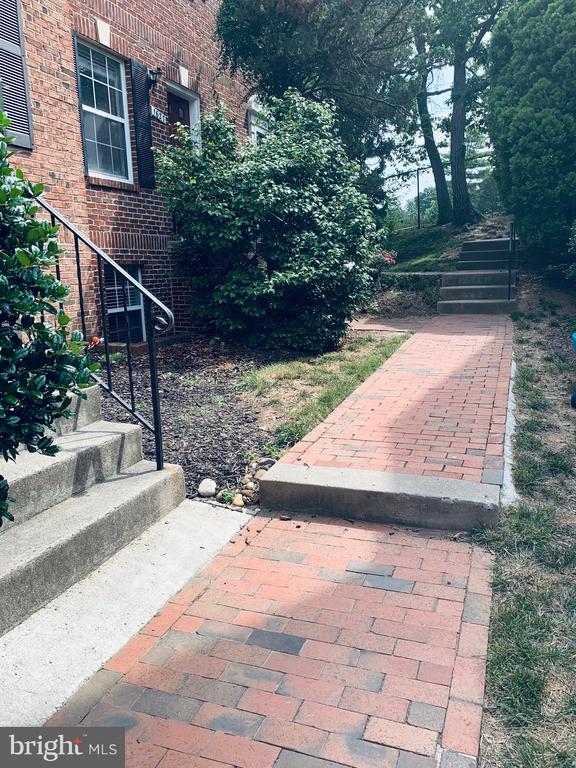 1623 S BARTON STREET Unit: 18