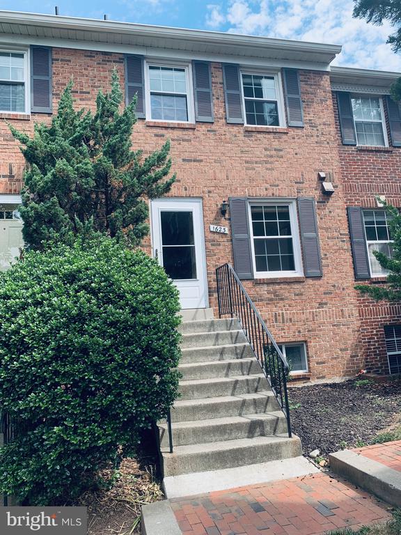 1623 S BARTON STREET Unit: 18