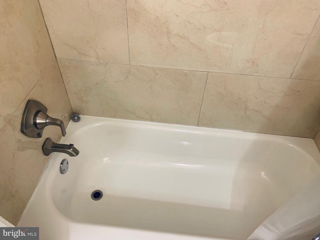 1623 S BARTON STREET Unit: 18
