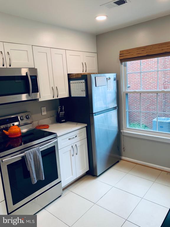 1623 S BARTON STREET Unit: 18
