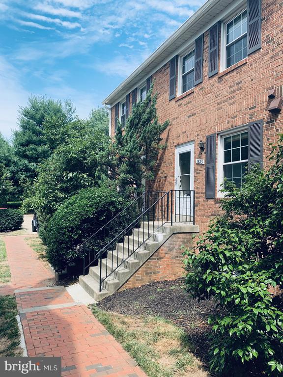 1623 S BARTON STREET Unit: 18