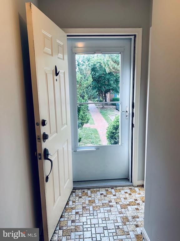 1623 S BARTON STREET Unit: 18