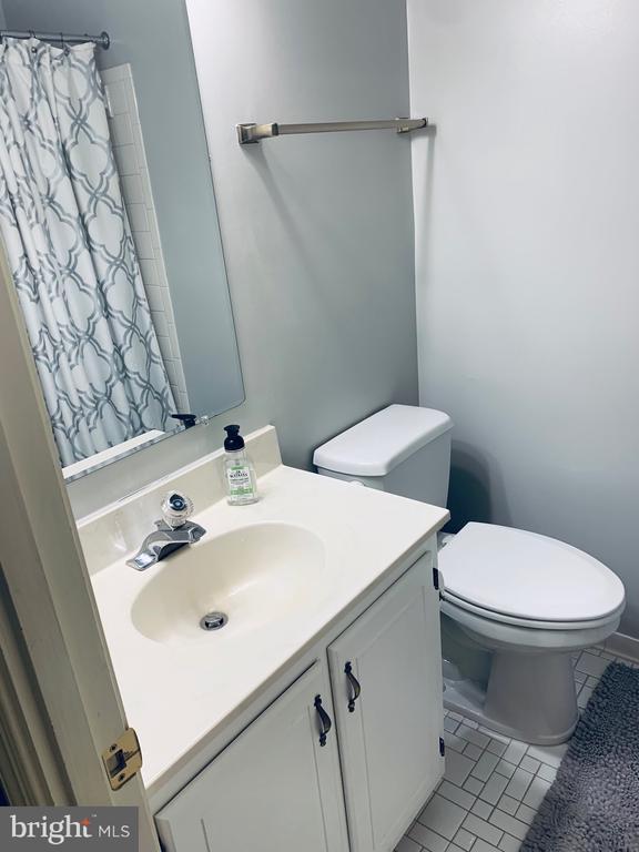 1623 S BARTON STREET Unit: 18