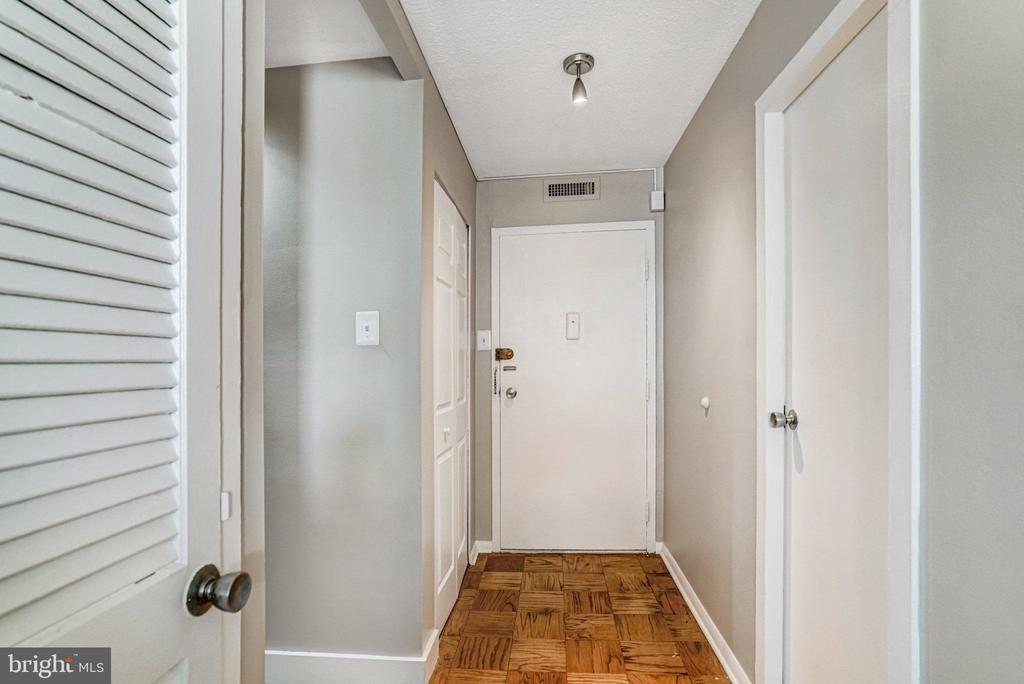 2030 N ADAMS STREET Unit: 1112