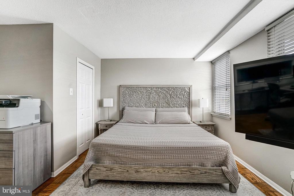 2030 N ADAMS STREET Unit: 1112