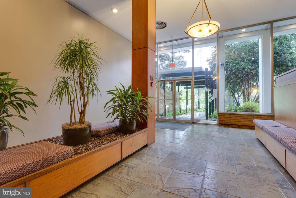 2030 N ADAMS STREET Unit: 1112