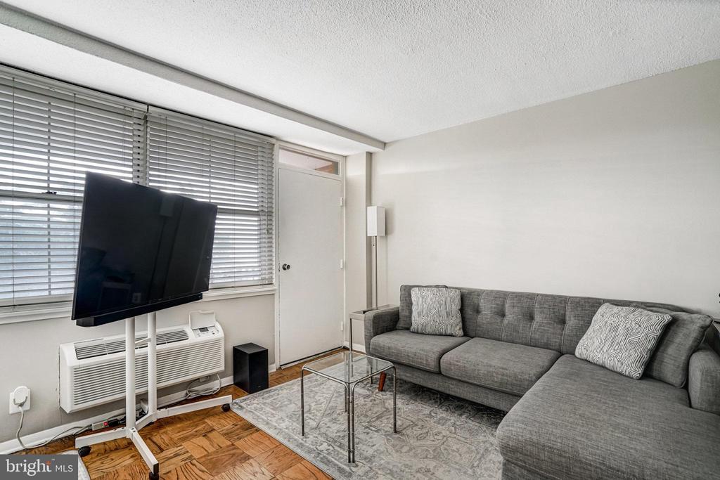 2030 N ADAMS STREET Unit: 1112