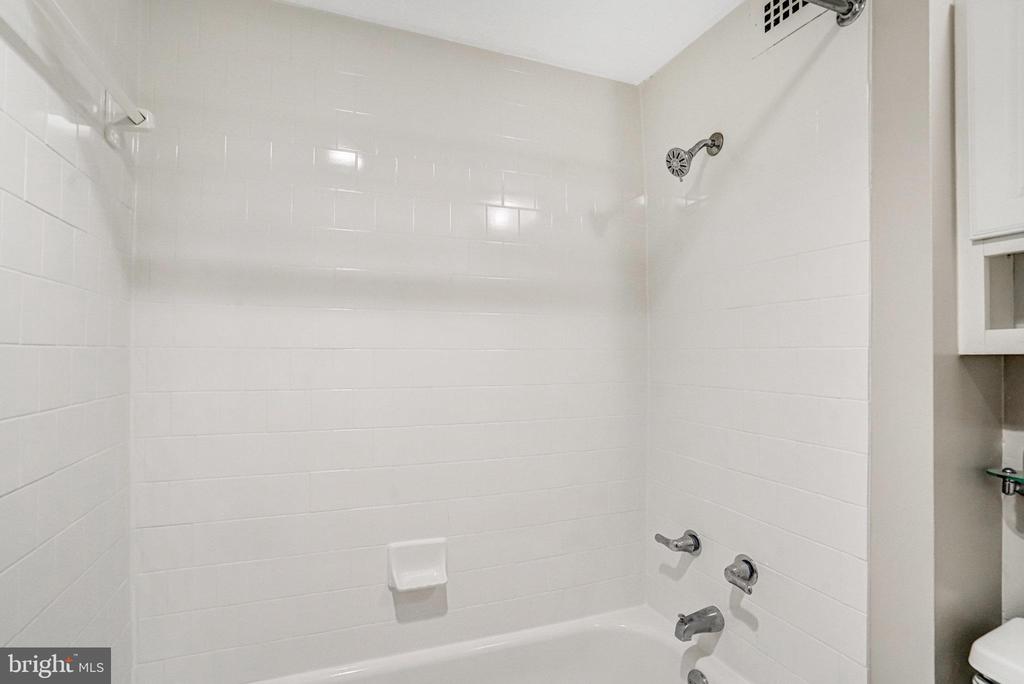 2030 N ADAMS STREET Unit: 1112