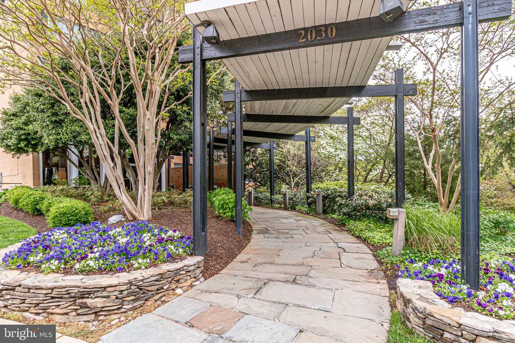 2030 N ADAMS STREET Unit: 1112