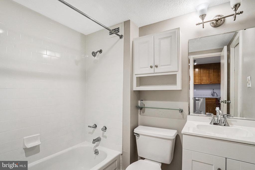 2030 N ADAMS STREET Unit: 1112