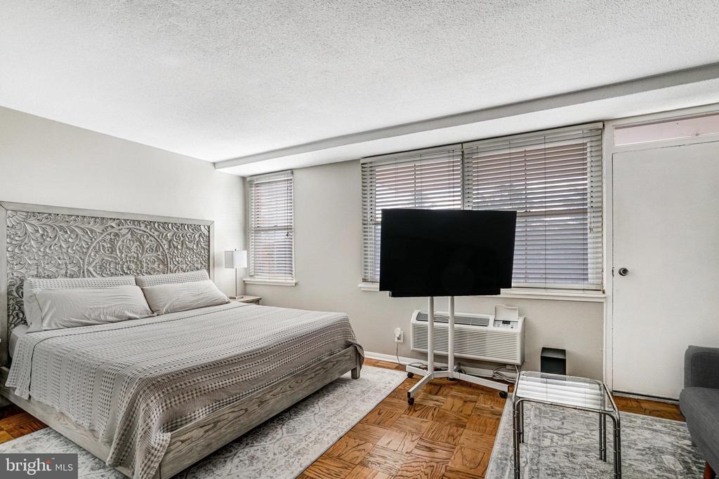 2030 N ADAMS STREET Unit: 1112